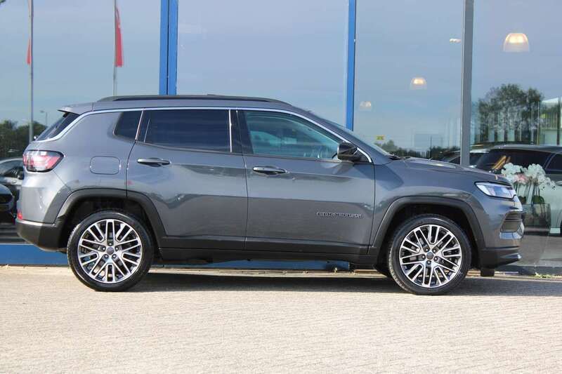 Grijs Gebruikt 2022 Jeep Compass Night Eagle SUV | € 27.900 (Eerlijke prijs) - Afbeelding 1/4