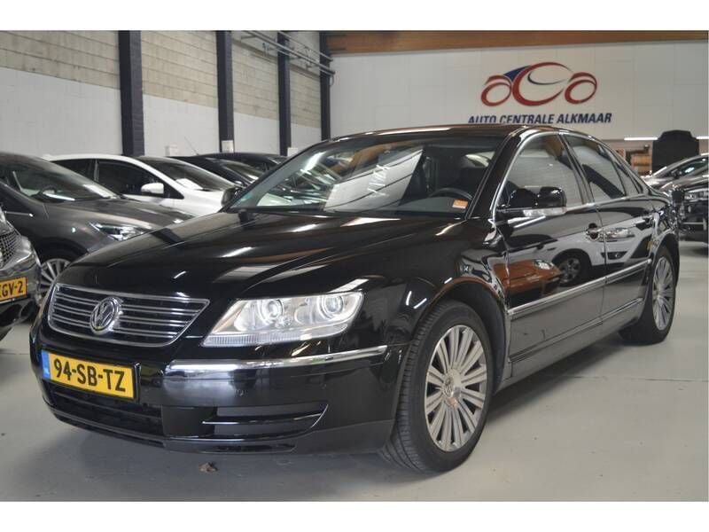 Zwart Gebruikt 2004 VW Phaeton Sedan | € 5.950 - Afbeelding 1/4