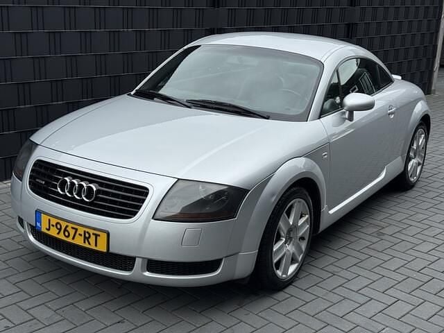 Grijs, metallic lak Gebruikt 1999 Audi TT Sport Coupé | € 4.950 (Eerlijke prijs) - Afbeelding 1/4