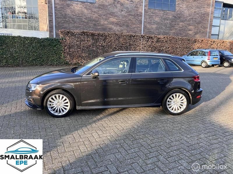 Occasion Audi A3 Sportback e-tron Attraction 150 PK (110 kW) 2015 Bruin Hatchback
