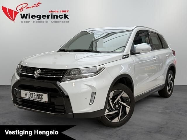 Wit Occasion 2025 Suzuki Vitara Style SUV | € 30.998 (Eerlijke prijs) - Afbeelding 1/4