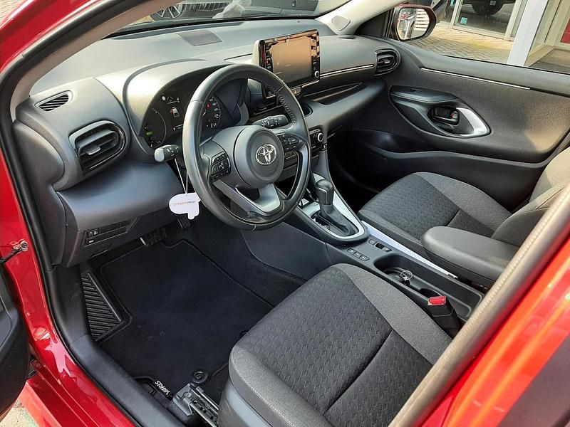 Occasion Toyota Yaris Hybrid Business Edition 2026 Rood Hatchback