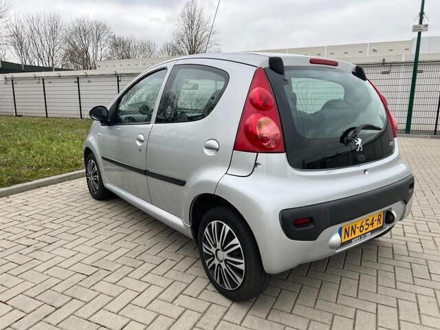 Occasion Peugeot 107 68 PK (50 kW) 2009 Grijs Hatchback
