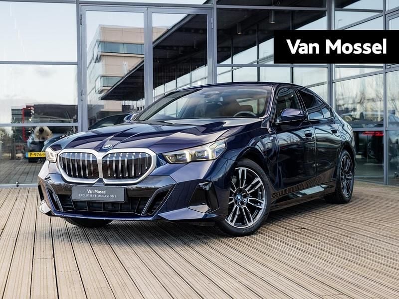 Occasion BMW 530e Comfort Edition 299 PK (219 kW) 2024 Blauw Sedan