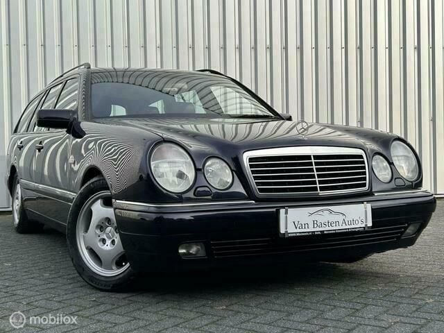 Paars Gebruikt 1996 Mercedes 420 Avantgarde Stationwagen | € 9.995 - Afbeelding 1/4