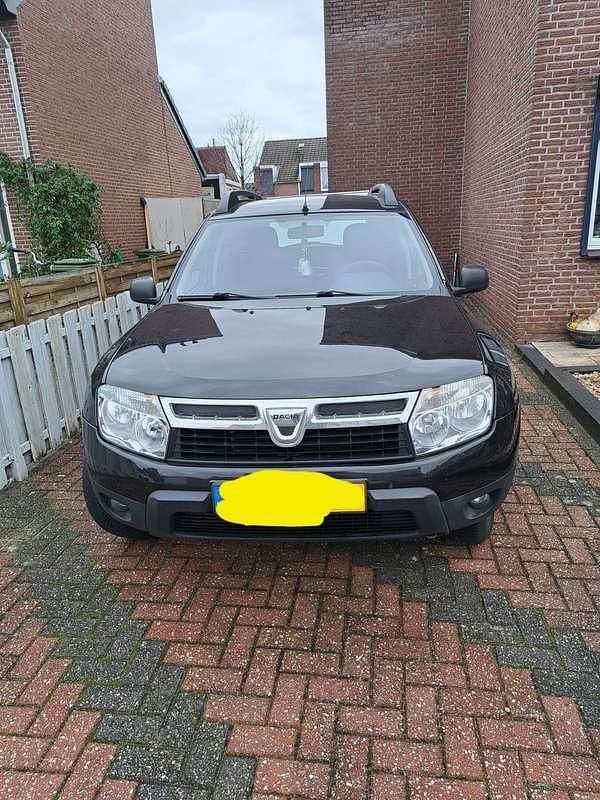 Zwart Gebruikt 2011 Dacia Duster Lauréate MPV | € 4.950 (Eerlijke prijs) - Afbeelding 1/3