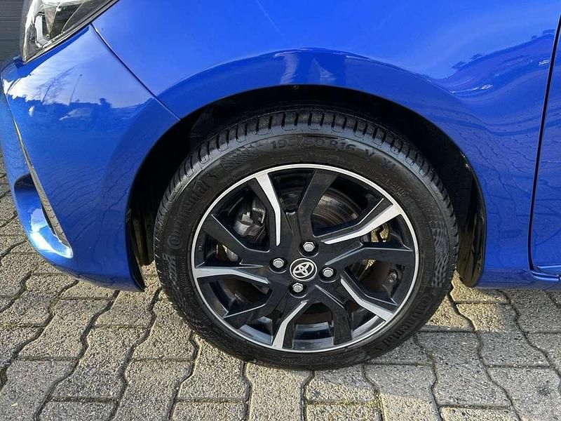 Occasion Toyota Yaris Hybrid 73 PK (53 kW) 2017 Blauw (metallic) Hatchback