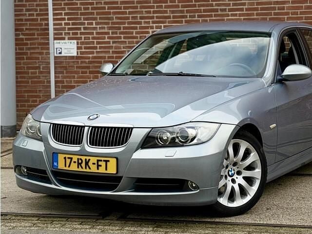 Occasion BMW 325 218 PK (160 kW) 2005 Grijs Sedan