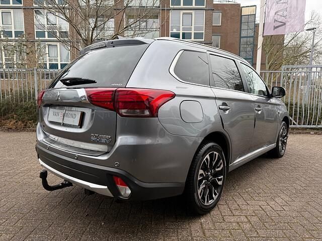 Occasion Mitsubishi Outlander Instyle 121 PK (88 kW) 2015 Grijs SUV