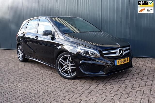 Zwart Occasion 2018 Mercedes B180 Business MPV | € 21.550 (Eerlijke prijs) - Afbeelding 1/4