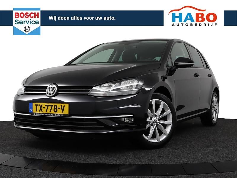 Zwart Occasion 2018 VW Golf VII Highline Hatchback | € 16.945 (Eerlijke prijs) - Afbeelding 1/4