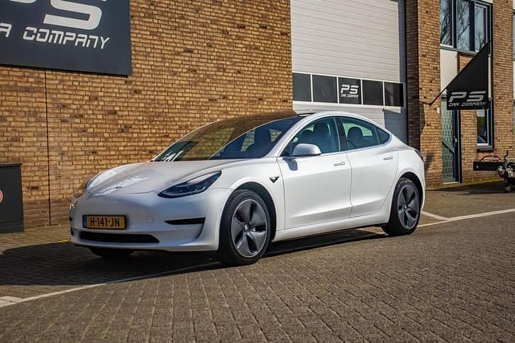 Occasion Tesla Model 3 Standard Range Plus 239 kW (325 PK) 2020 Wit Sedan