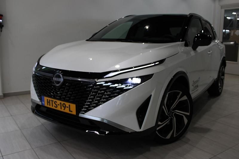 Occasion Nissan Qashqai Tekna+ 158 PK (116 kW) 2025 Pearl wit / zwart dak SUV