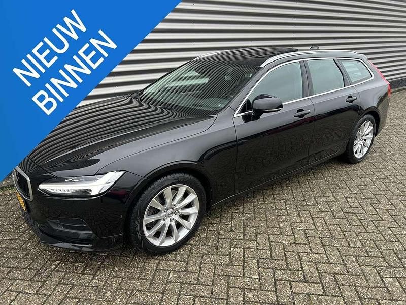 Zwart Gebruikt 2017 Volvo V90 Momentum Stationwagen | € 22.950 (Goede deal) - Afbeelding 1/4