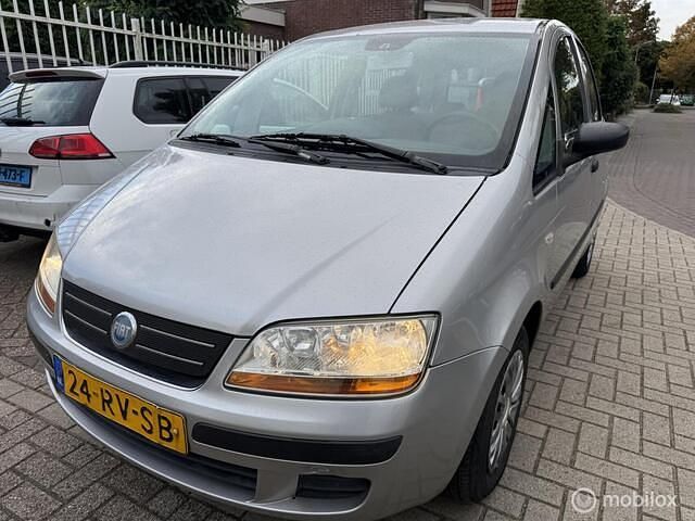 Grijs Gebruikt 2005 Fiat Idea Active MPV | € 1.250 (Iets duurder) - Afbeelding 1/4