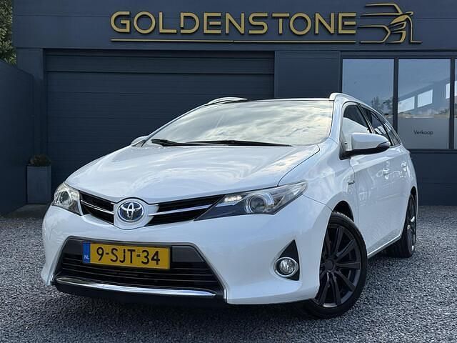 Wit Gebruikt 2013 Toyota Auris Touring Sports Stationwagen | € 9.843 (Goede deal) - Afbeelding 1/4