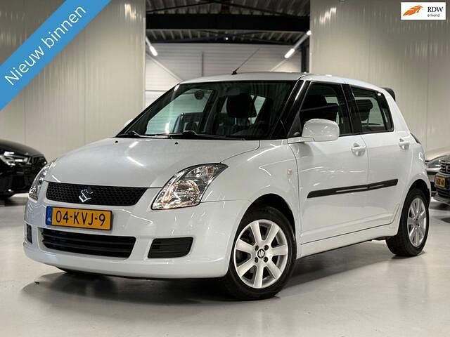 Wit Gebruikt 2010 Suzuki Swift Comfort Hatchback | € 4.990 (Eerlijke prijs) - Afbeelding 1/4
