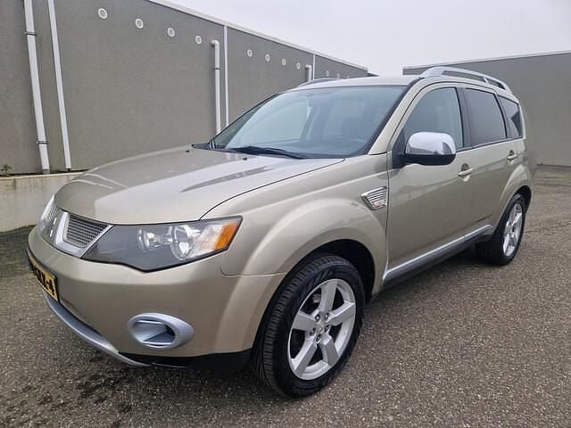 Beige Occasion 2008 Mitsubishi Outlander Edition SUV | € 6.250 (Eerlijke prijs) - Afbeelding 1/4