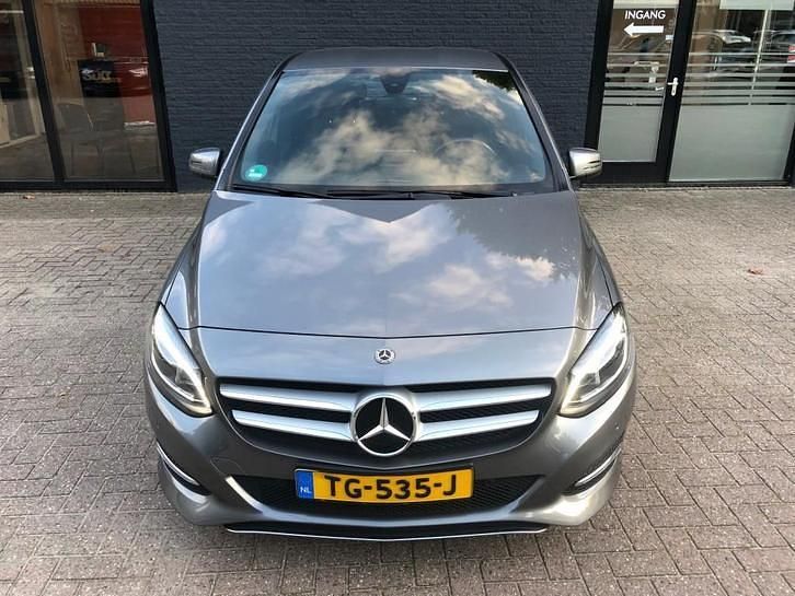 Occasion Mercedes B180 Ambition 123 PK (90 kW) 2018 Grijs MPV