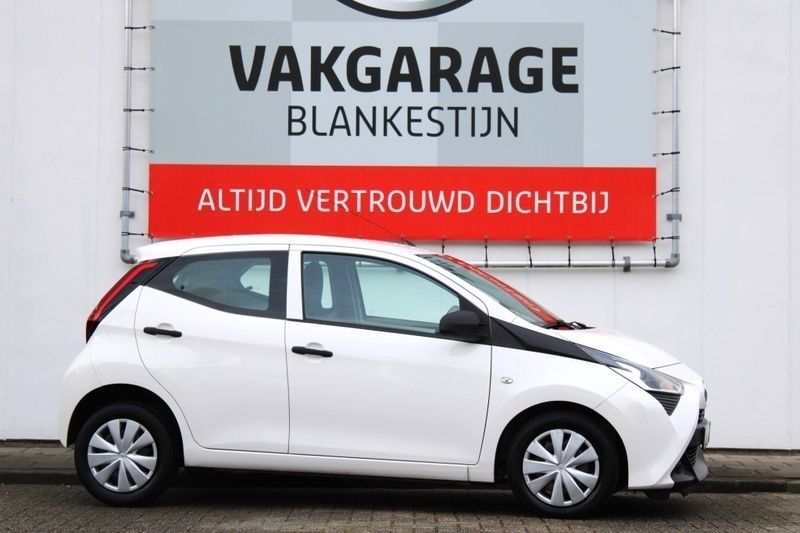 Hatchback Gebruikt 2020 Toyota Aygo Hatchback | € 9.990 (Eerlijke prijs) - Afbeelding 1/4