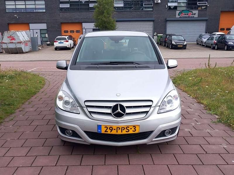 Zilver Gebruikt 2011 Mercedes B160 MPV | € 4.999 (Eerlijke prijs) - Afbeelding 1/4