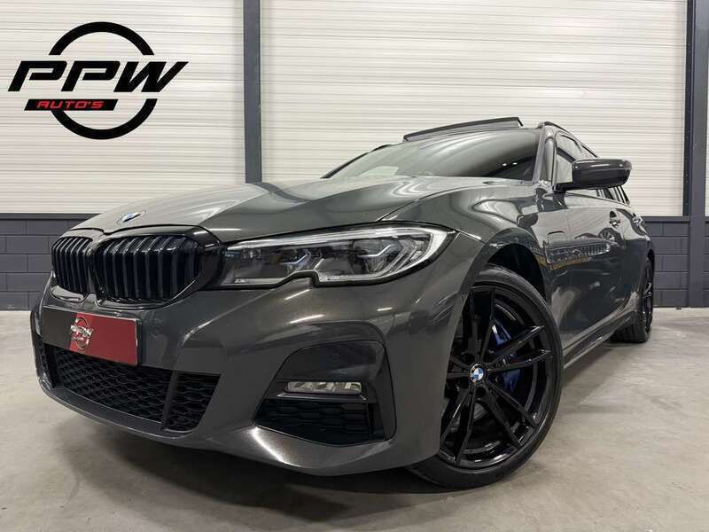 Grijs Gebruikt 2021 BMW 330e M Sport Stationwagen | € 32.850 (Iets duurder) - Afbeelding 1/4