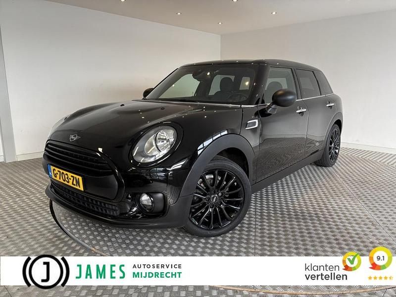 Zwart (metallic) Gebruikt 2020 Mini One Clubman Business Stationwagen | € 18.945 (Eerlijke prijs) - Afbeelding 1/4