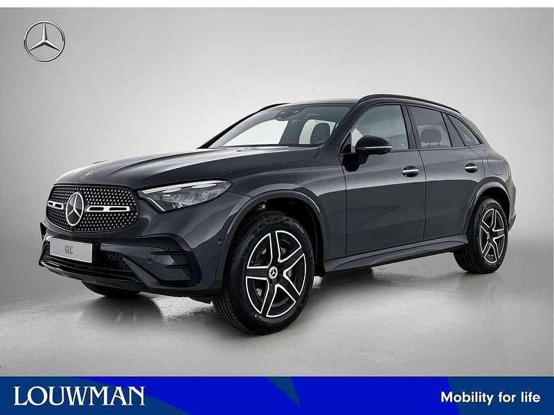 Grijs Nieuw 2025 Mercedes GLC400d Sport Edition SUV | € 90.490 - Afbeelding 1/4