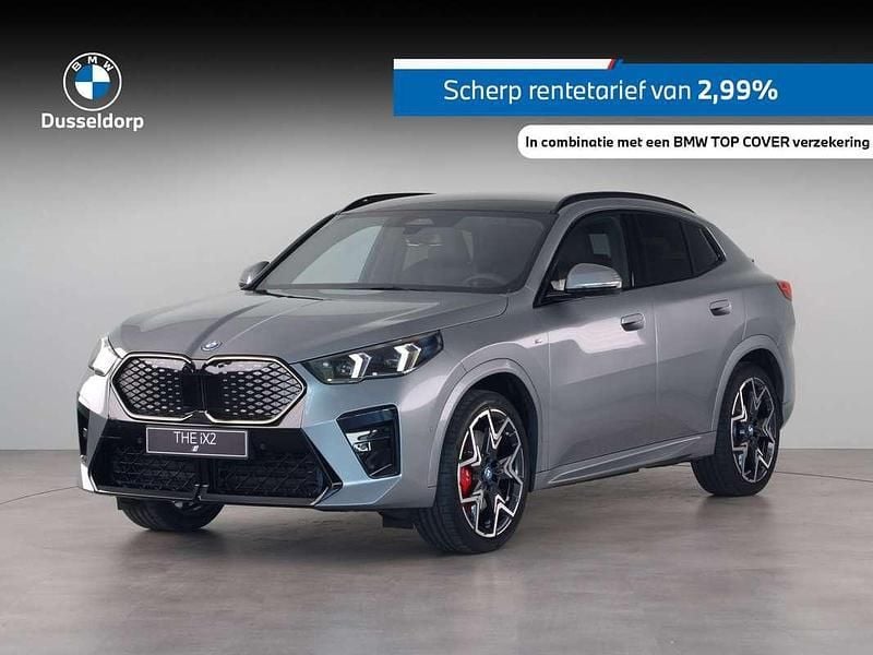 Grijs, metallic lak Gebruikt 2025 BMW iX2 M Sport SUV | € 63.448 (Iets duurder) - Afbeelding 1/4