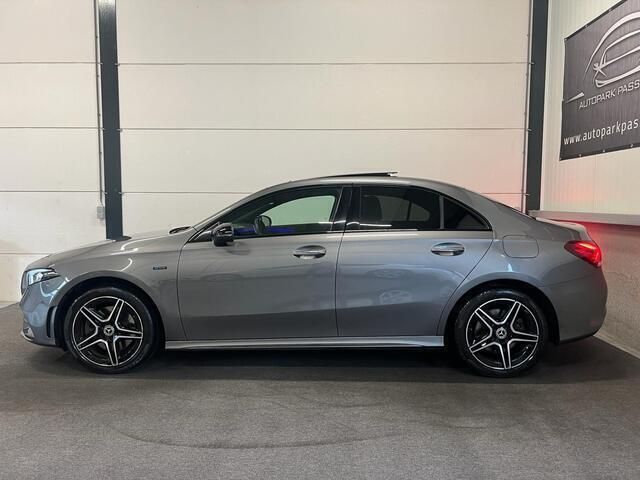 Occasion Mercedes A250 AMG Line Premium Plus 218 PK (160 kW) 2020 Grijs Hatchback