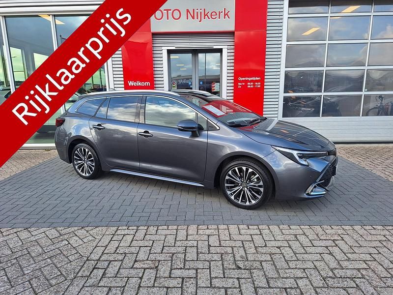 Grijs Occasion 2025 Toyota Corolla Edition Stationwagen | € 33.900 (Iets duurder) - Afbeelding 1/4