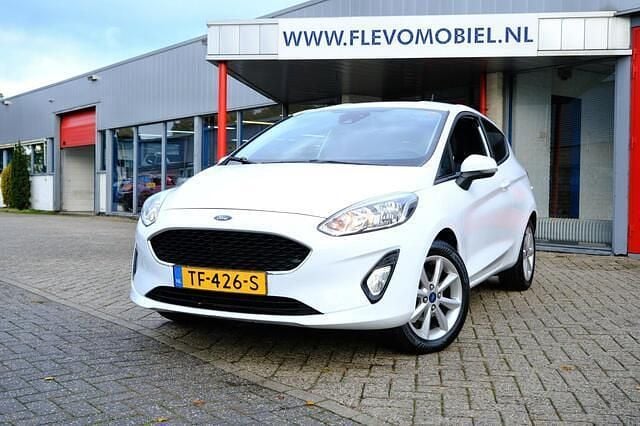 Wit Gebruikt 2018 Ford Fiesta Trend Hatchback | € 8.750 (Eerlijke prijs) - Afbeelding 1/4