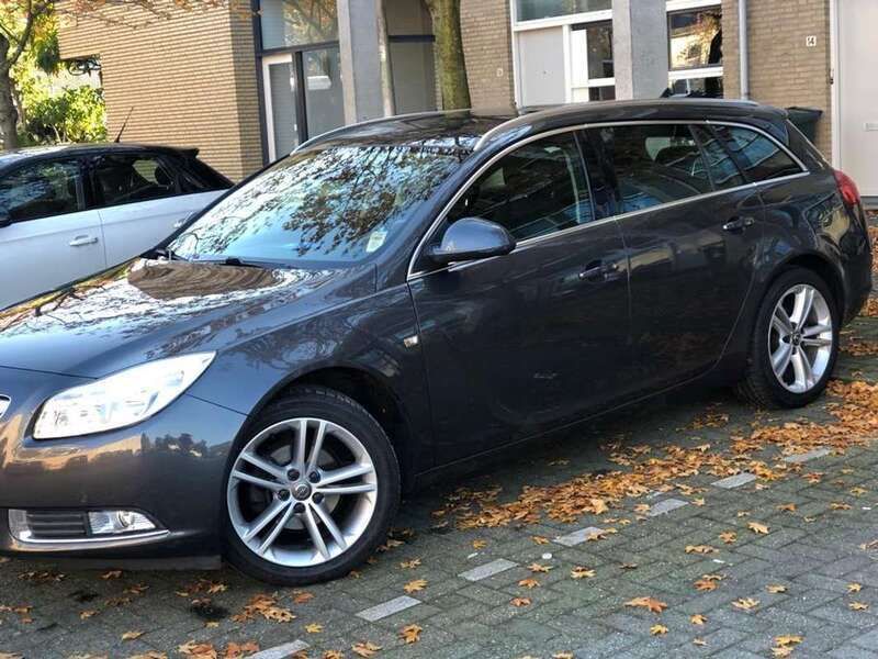 Grijs Gebruikt 2012 Opel Insignia Stationwagen | € 5.500 (Goede deal) - Afbeelding 1/4