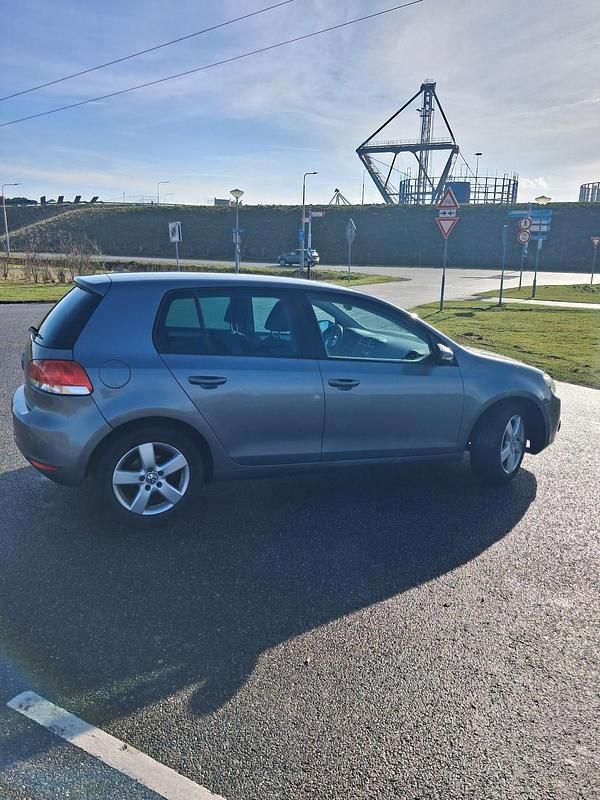 Grijs Occasion 2010 VW Golf VI Highline Hatchback | € 3.250 (Super prijs) - Afbeelding 1/4