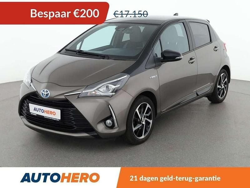 Grijs Gebruikt 2020 Toyota Yaris Hybrid Style Hatchback | € 17.149 (Super prijs) - Afbeelding 1/3