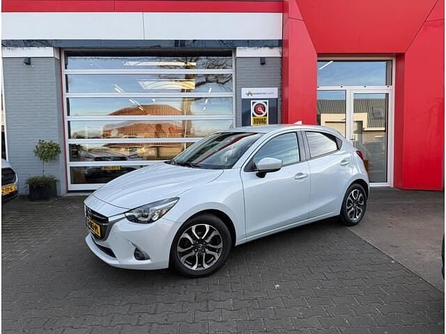 Wit Occasion 2019 Mazda 2 Hatchback | € 10.250 (Eerlijke prijs) - Afbeelding 1/4