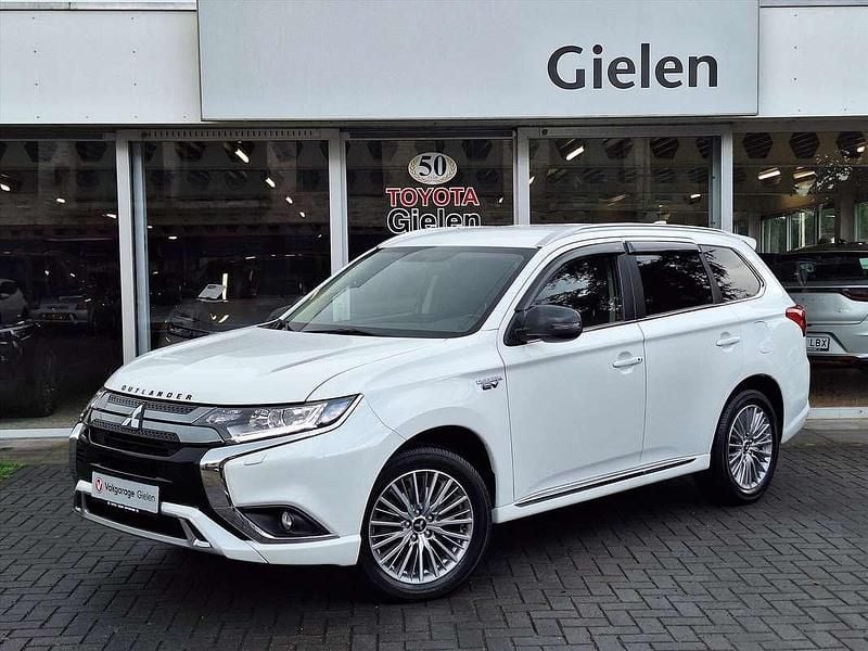 Wit Gebruikt 2021 Mitsubishi Outlander P-HEV Intense SUV | € 26.900 (Eerlijke prijs) - Afbeelding 1/4