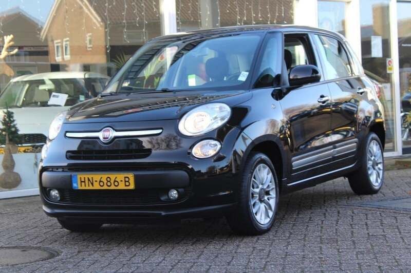 Zwart Gebruikt 2015 Fiat 500L Lounge MPV | € 7.950 (Eerlijke prijs) - Afbeelding 1/4