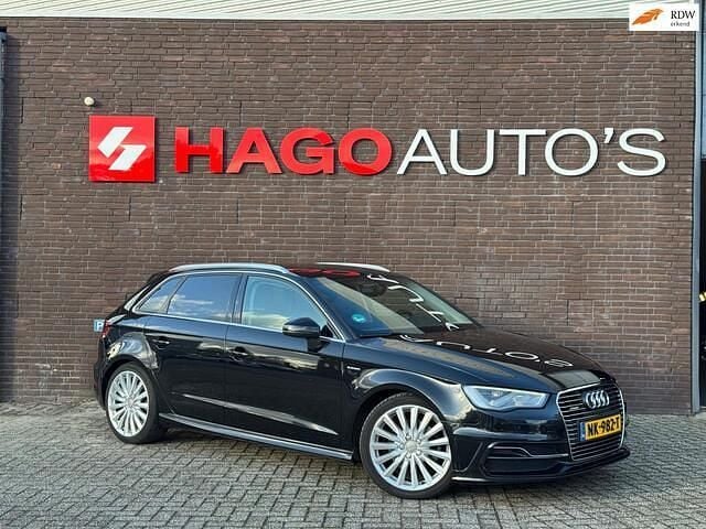 Zwart Gebruikt 2015 Audi A3 Sportback Ambition Hatchback | € 9.990 - Afbeelding 1/4