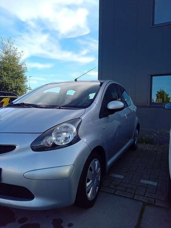 Gebruikt 2010 Toyota Aygo Hatchback | € 3.500 (Eerlijke prijs) - Afbeelding 1/4