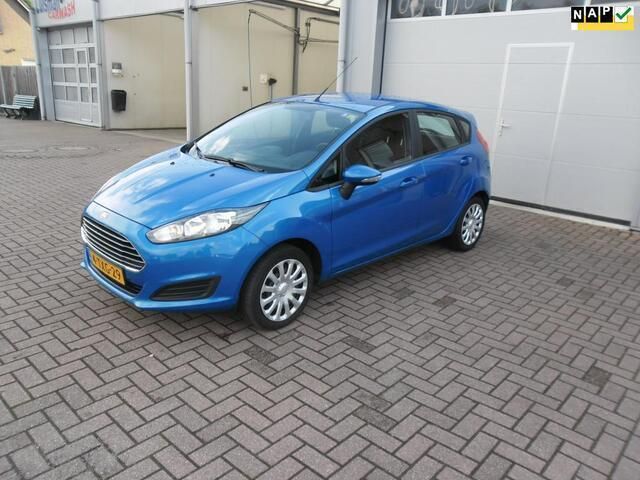 Blauw Gebruikt 2014 Ford Fiesta Style Hatchback | € 6.750 (Iets duurder) - Afbeelding 1/4