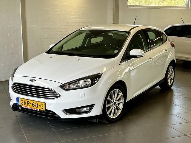 Wit Occasion 2018 Ford Focus Stationwagen | € 9.900 (Super prijs) - Afbeelding 1/4