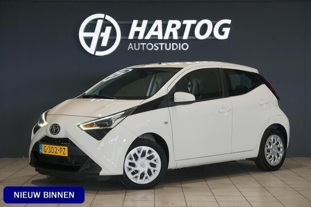 Wit Gebruikt 2019 Toyota Aygo X-play Hatchback | € 11.450 (Eerlijke prijs) - Afbeelding 1/4