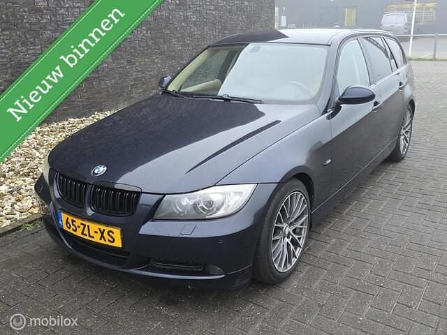 Blauw Gebruikt 2008 BMW 318 Stationwagen | € 2.250 (Eerlijke prijs) - Afbeelding 1/4