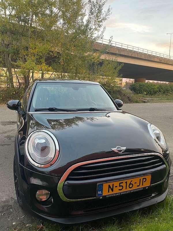 Zwart Gebruikt 2015 Mini Cooper Chili Hatchback | € 10.990 (Super prijs) - Afbeelding 1/4