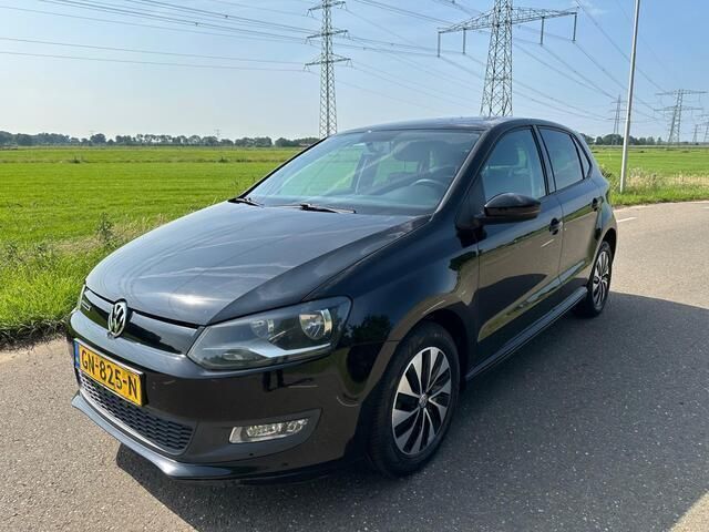 Zwart Gebruikt 2015 VW Polo Hatchback | € 5.450 (Eerlijke prijs) - Afbeelding 1/4