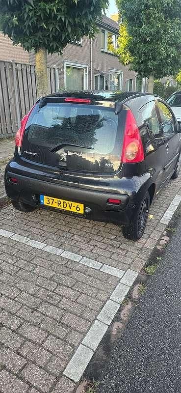 Zwart Gebruikt 2010 Peugeot 107 Hatchback | € 1.700 (Eerlijke prijs) - Afbeelding 1/4