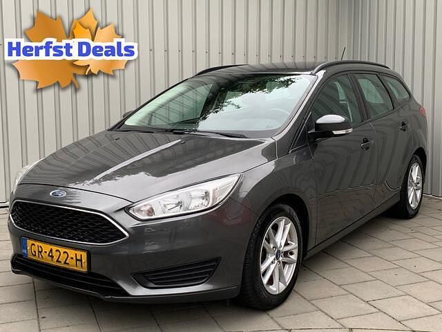 Grijs Gebruikt 2015 Ford Focus Trend Stationwagen | € 7.945 (Iets duurder) - Afbeelding 1/4