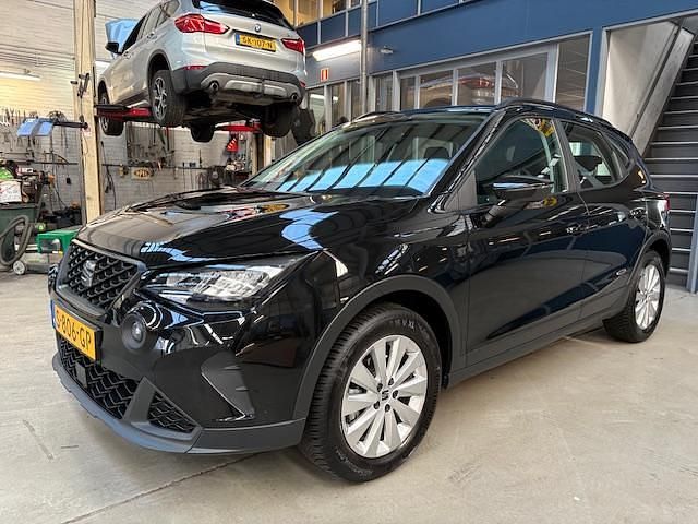 Zwart Occasion 2023 Seat Arona Style SUV | € 17.850 (Eerlijke prijs) - Afbeelding 1/4