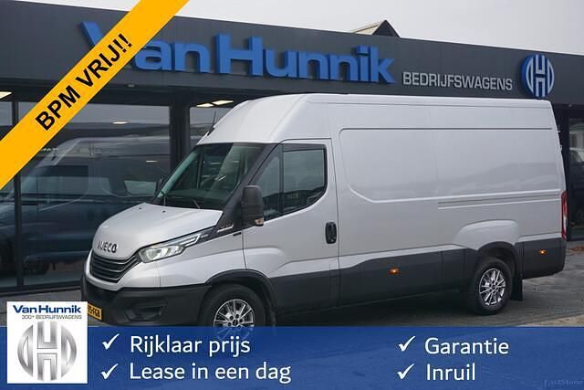 Zilver (metallic) Gebruikt 2024 Iveco Daily Van | € 41.850 (Eerlijke prijs) - Afbeelding 1/4